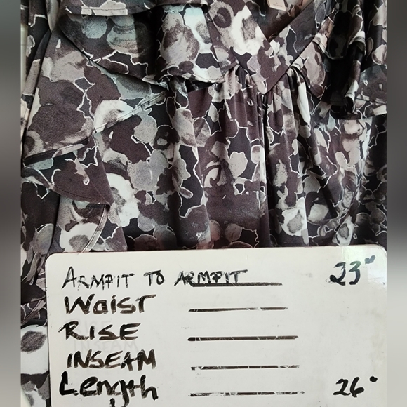 LOFT black gray floral sleeveless ruffle v-neck Large - Picture 7 of 7